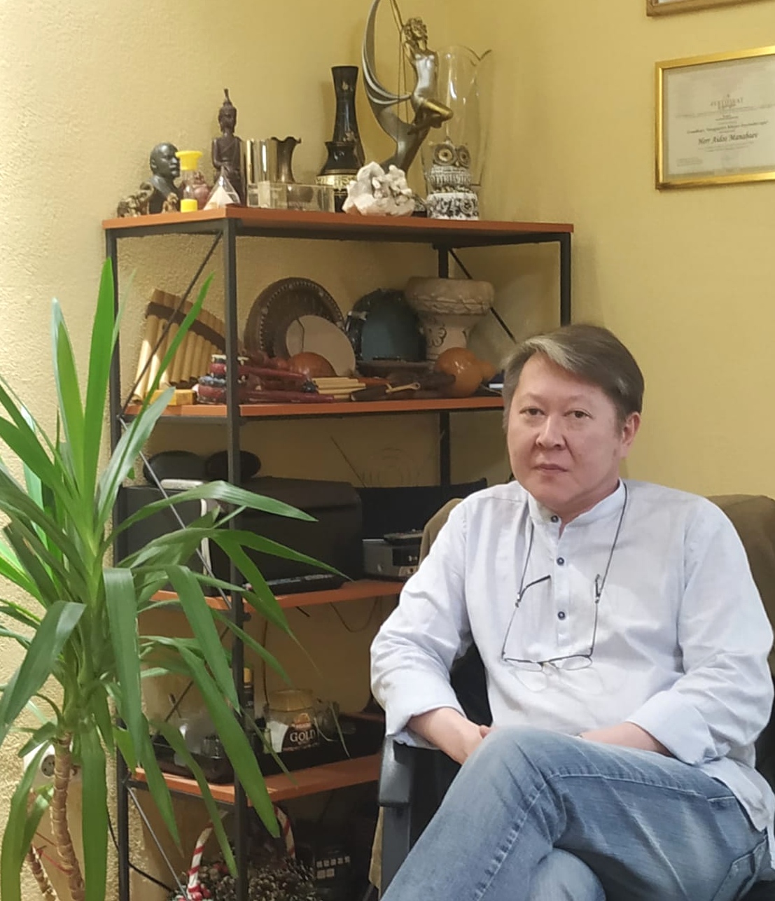 Психотерапевт Айдос Манабаев, ең үздік дәрігер сәуір 2022 ж, Алматы психологы